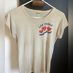 Vintage 70s/80s 50/50 Cotton Poly Las Vegas Heart Tee
Size L